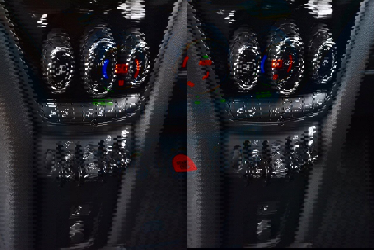 Used 2024 MINI Cooper Countryman S w/ Premium Package image 26