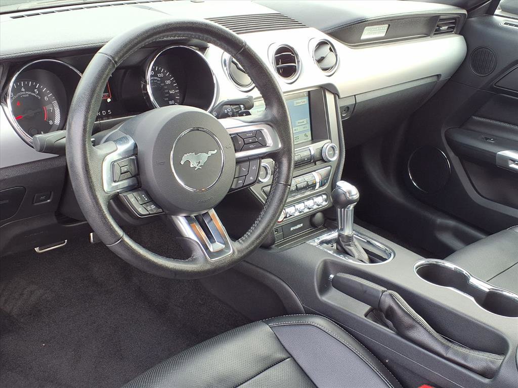 Used 2017 Ford Mustang GT Premium image 4