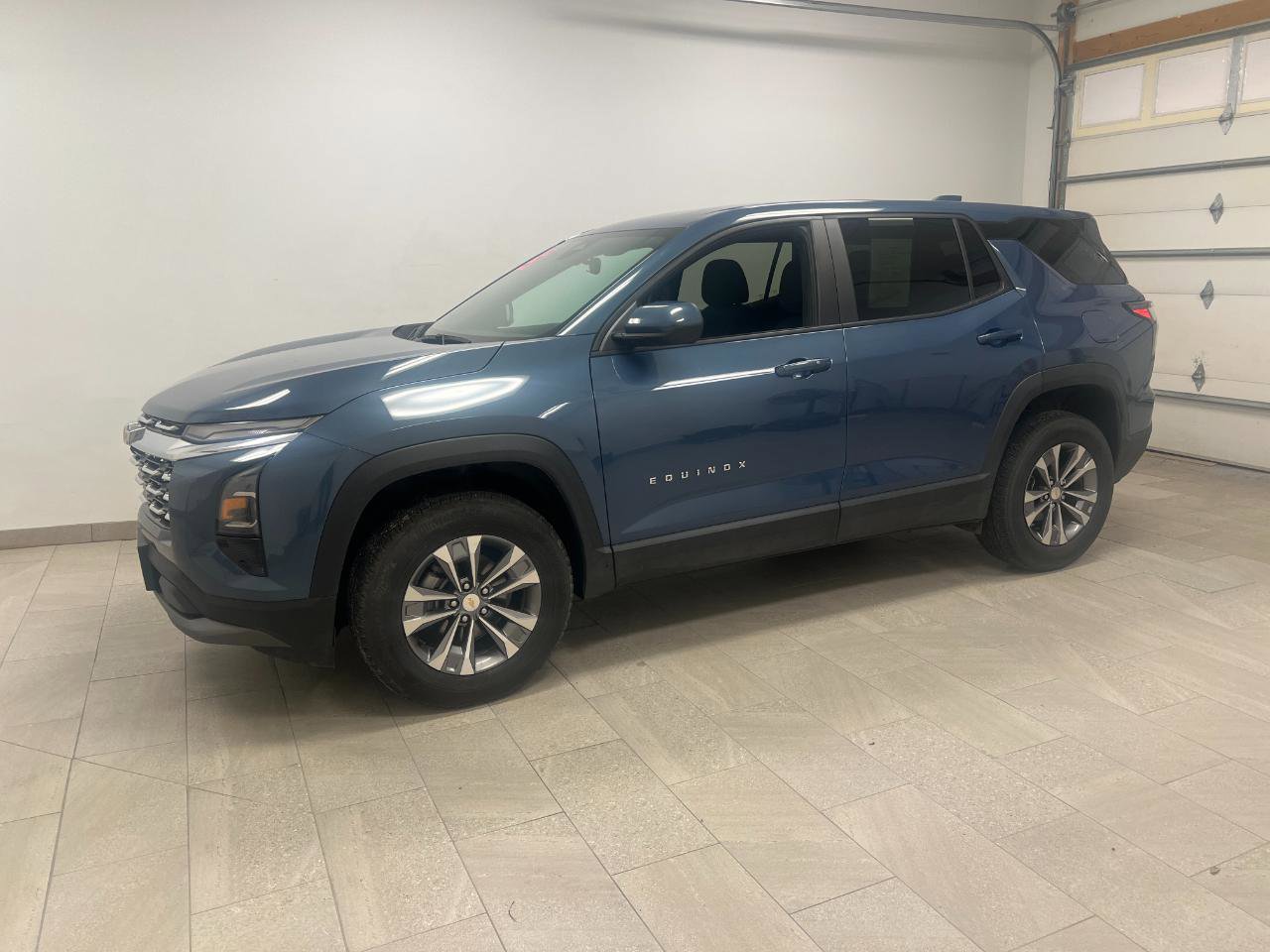 Used 2025 Chevrolet Equinox LT image 9