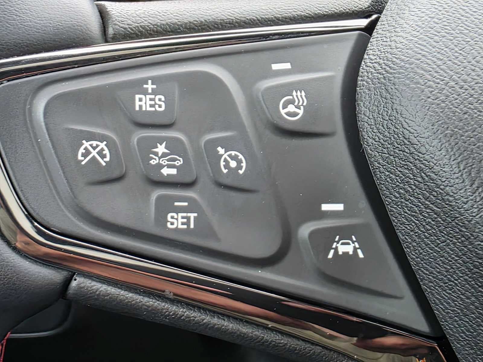 Used 2023 Chevrolet Equinox RS w/ RS Leather Package AWD/4WD image 31