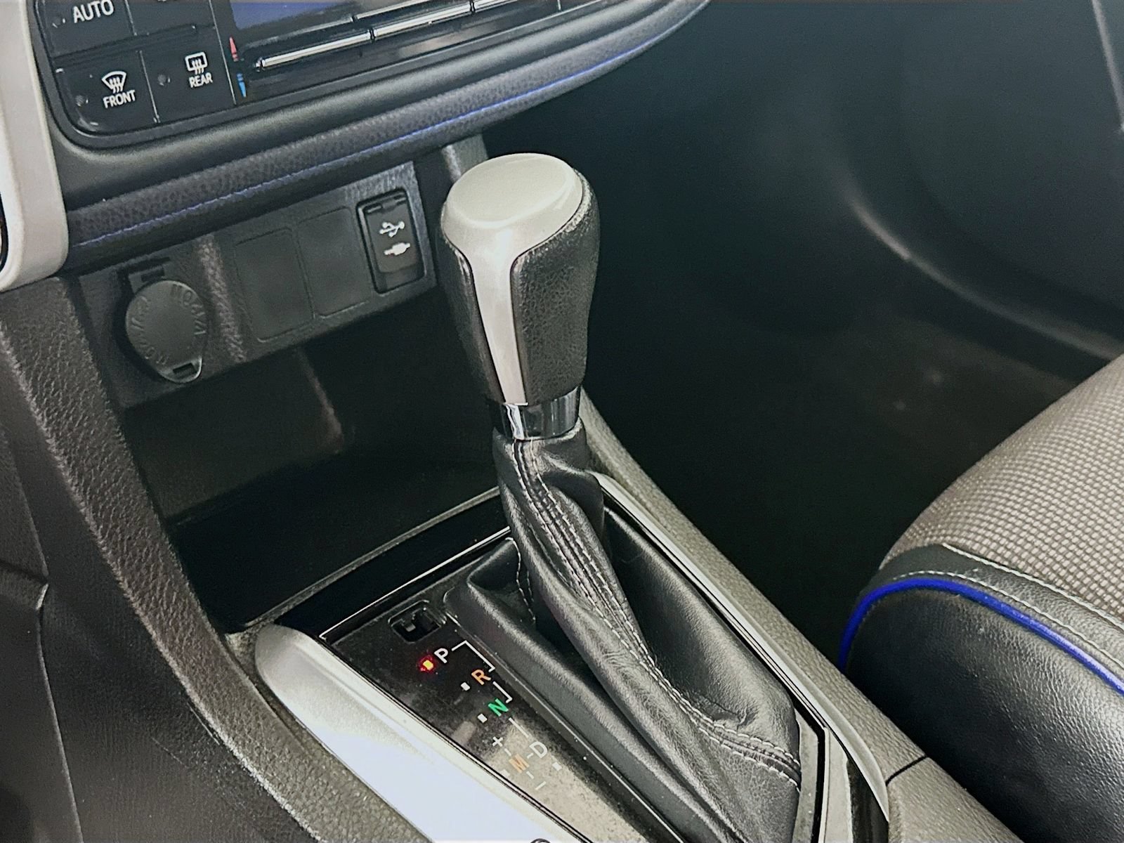 Used 2019 Toyota Corolla SE FWD image 17