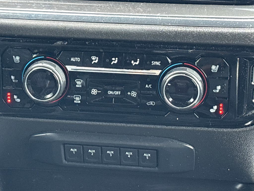 Used 2024 Chevrolet Silverado 2500 High Country w/ Technology Package image 9