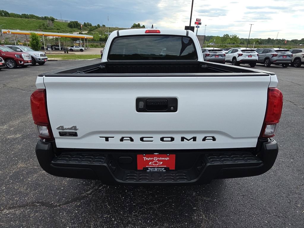 Used 2018 Toyota Tacoma SR AWD/4WD image 7