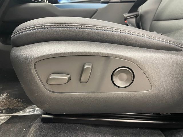 New 2026 Chevrolet Equinox EV LT image 9