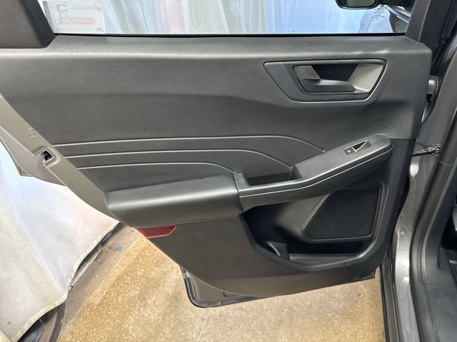 Used 2022 Ford Escape SE w/ SE Sport Appearance Package FWD image 24