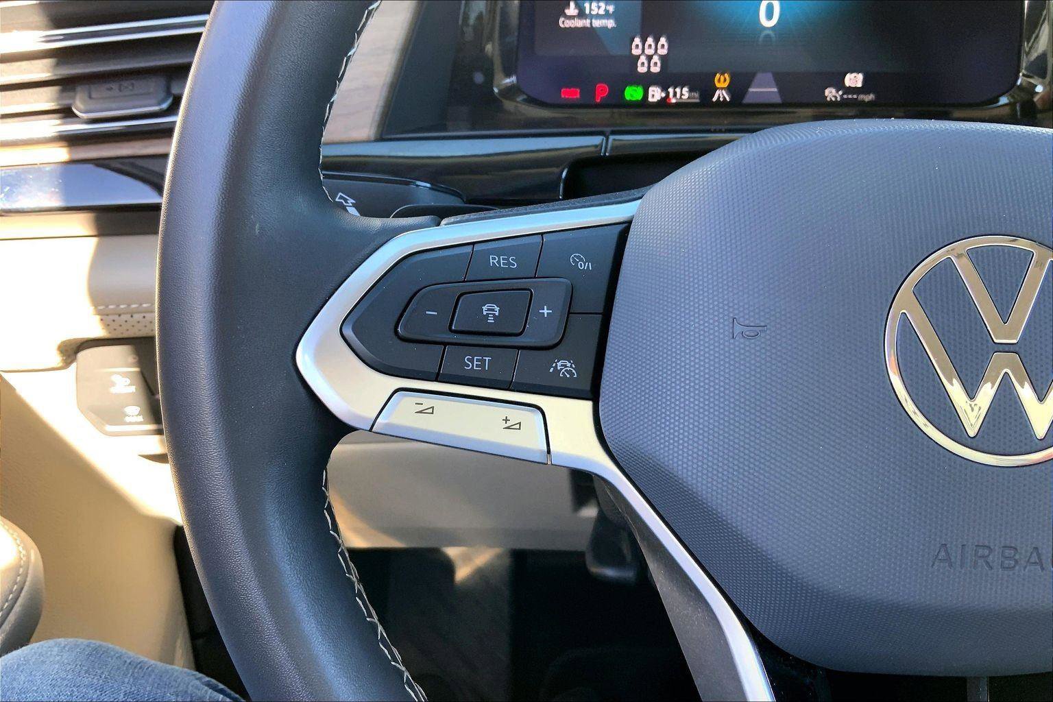 Used 2024 Volkswagen Atlas SE image 15