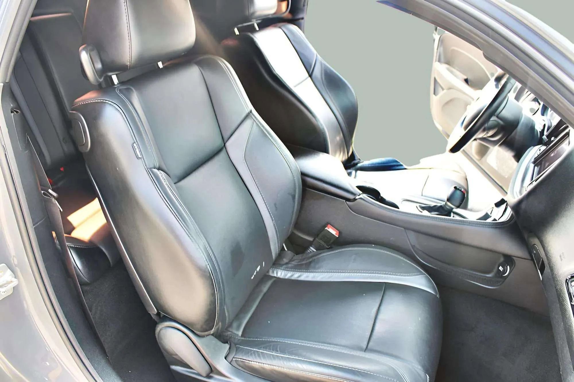 Used 2017 Dodge Challenger SXT Plus image 22