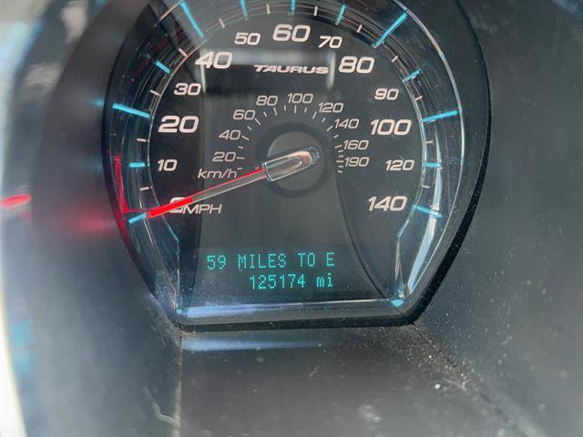 Used 2010 Ford Taurus SEL FWD image 8