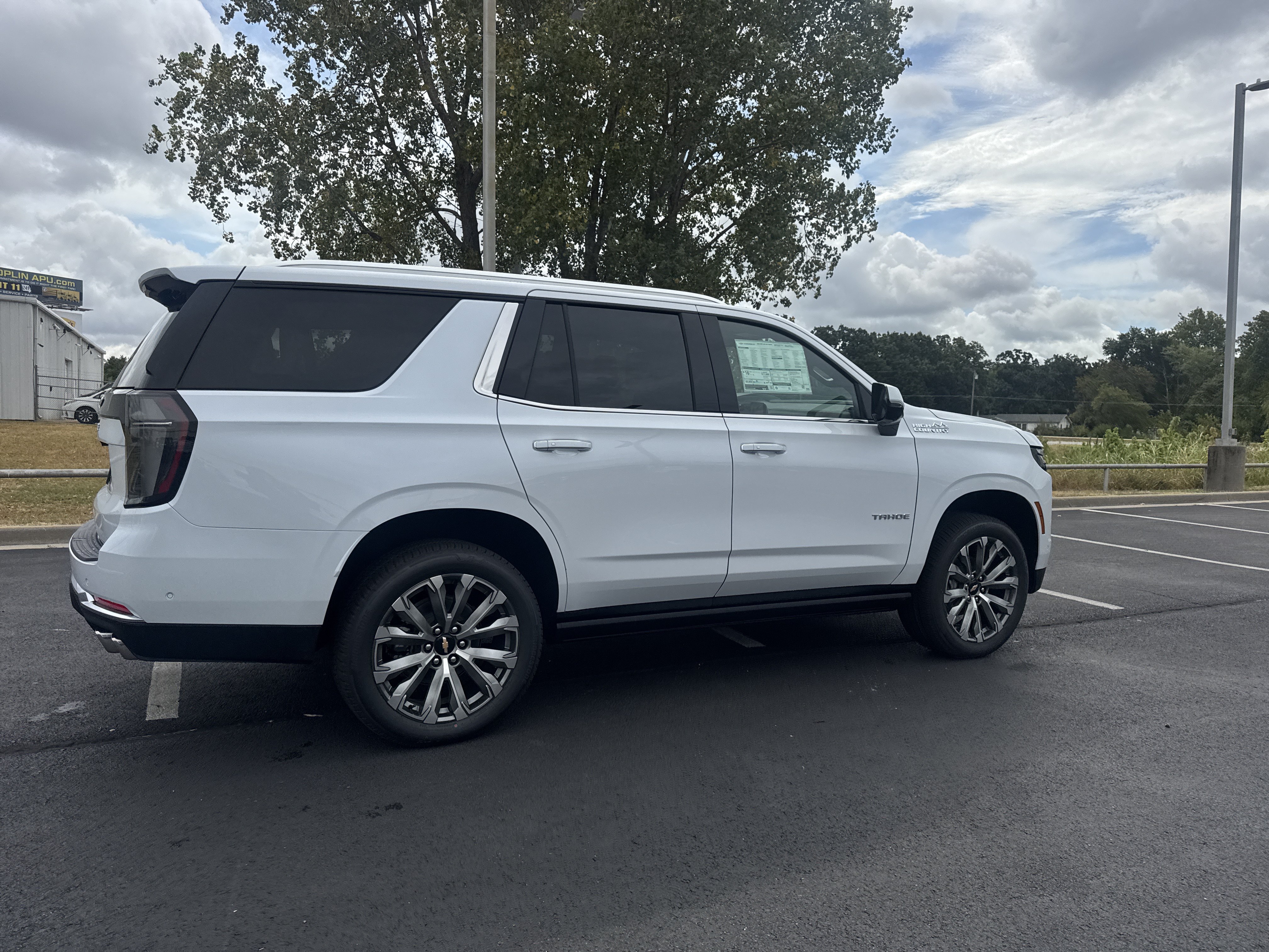 New 2026 Chevrolet Tahoe High Country AWD/4WD image 3