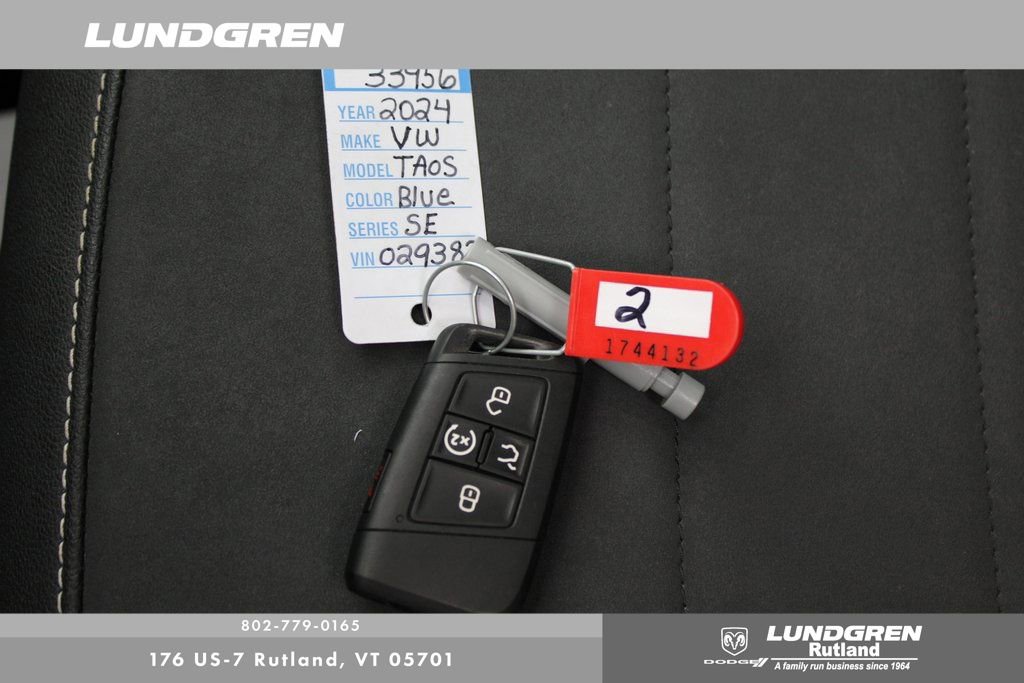 Used 2024 Volkswagen Taos SE w/ Panoramic Sunroof Package image 45