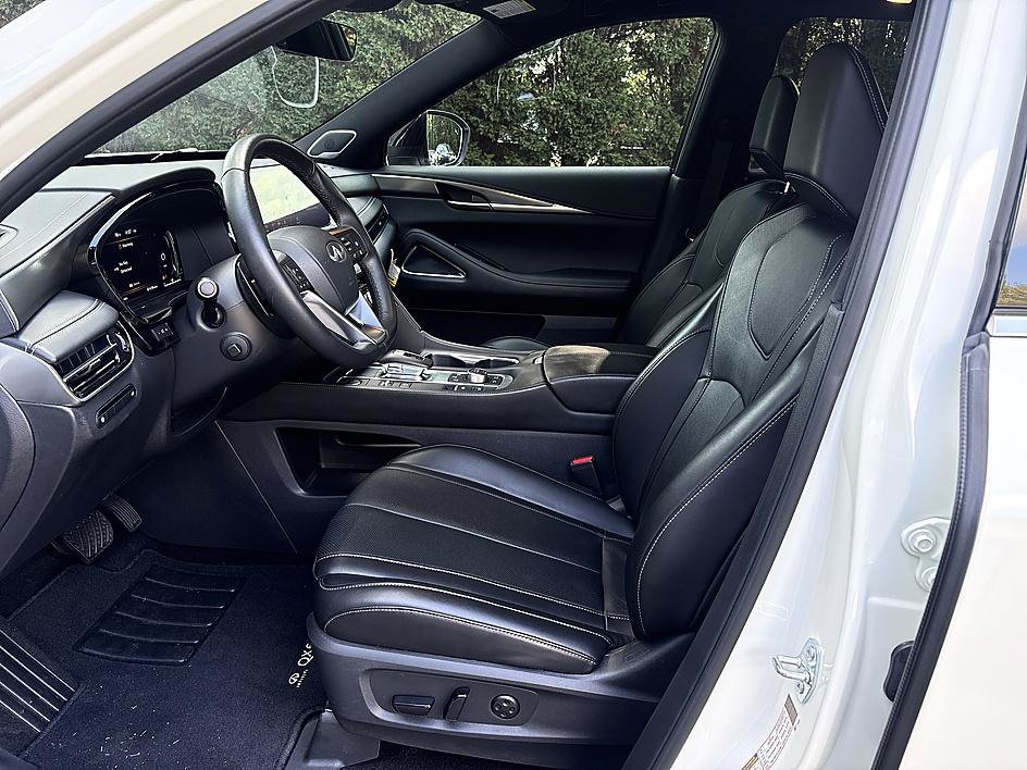 Certified 2025 INFINITI QX60 Luxe w/ Black Edition FWD image 11