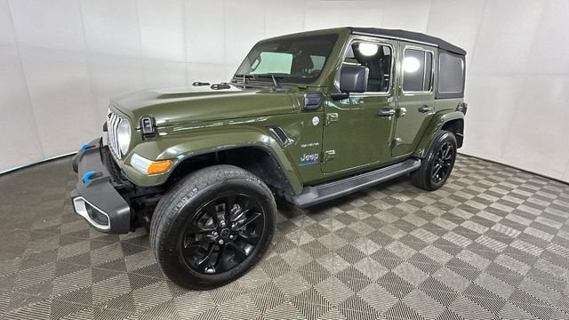 Used 2024 Jeep Wrangler Unlimited Sahara w/ Technology Group AWD/4WD image 7