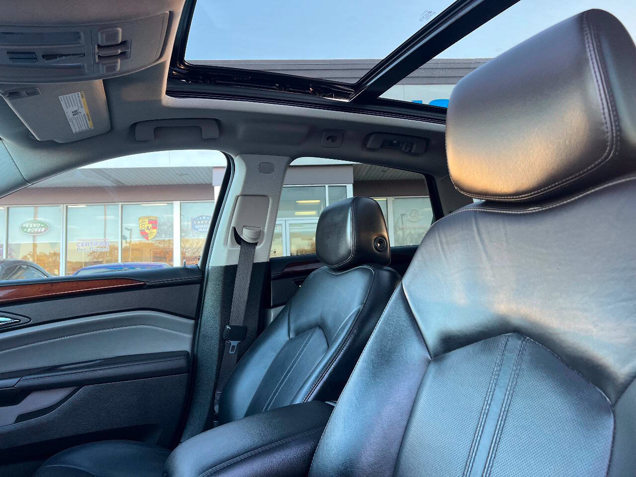 Used 2011 Cadillac SRX Luxury FWD image 17