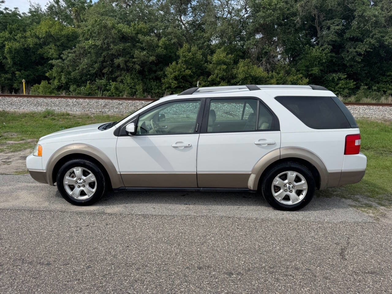Used 2005 Ford Freestyle SEL AWD/4WD image 3