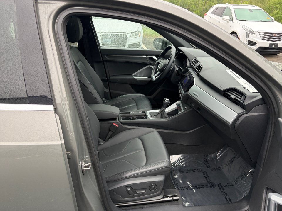 Used 2021 Audi Q3 2.0T Premium w/ Convenience Package AWD/4WD image 28