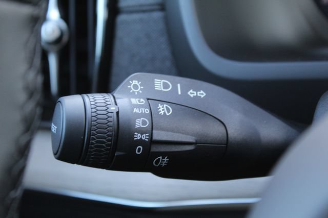 New 2026 Volvo XC90 B6 Plus w/ Protection Package Premier AWD/4WD image 17