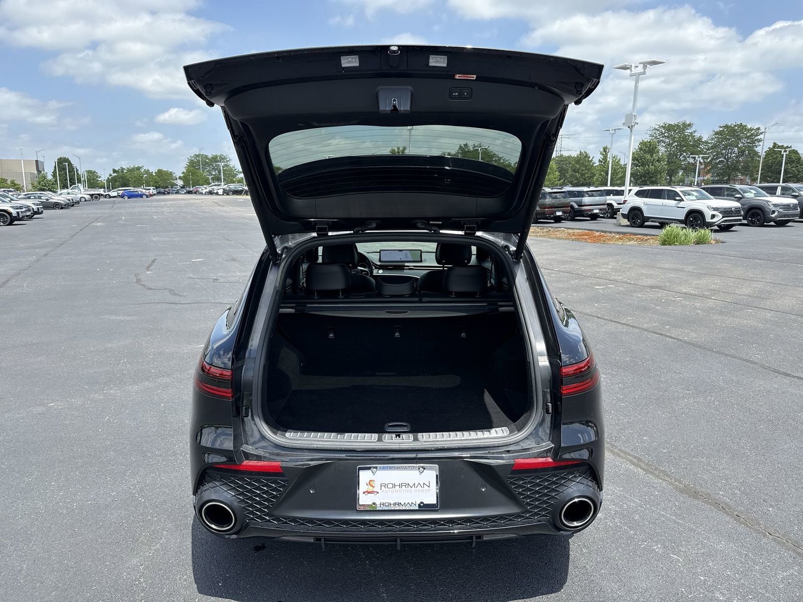Used 2022 Genesis GV70 3.5T Sport w/ Sport Prestige Package AWD/4WD image 26