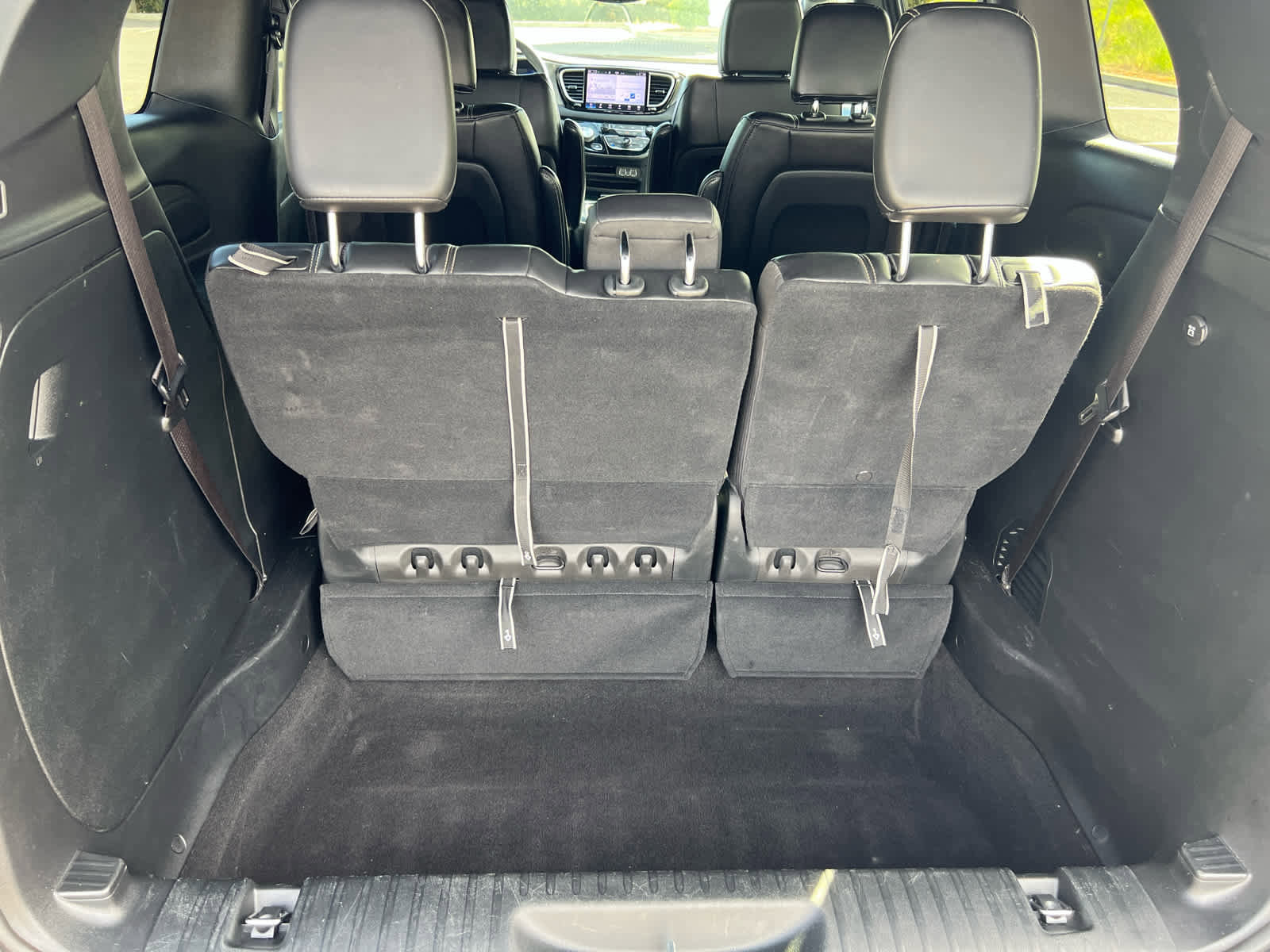 Used 2025 Chrysler Pacifica Select FWD image 10