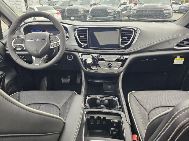 New 2026 Chrysler Pacifica Limited FWD image 24