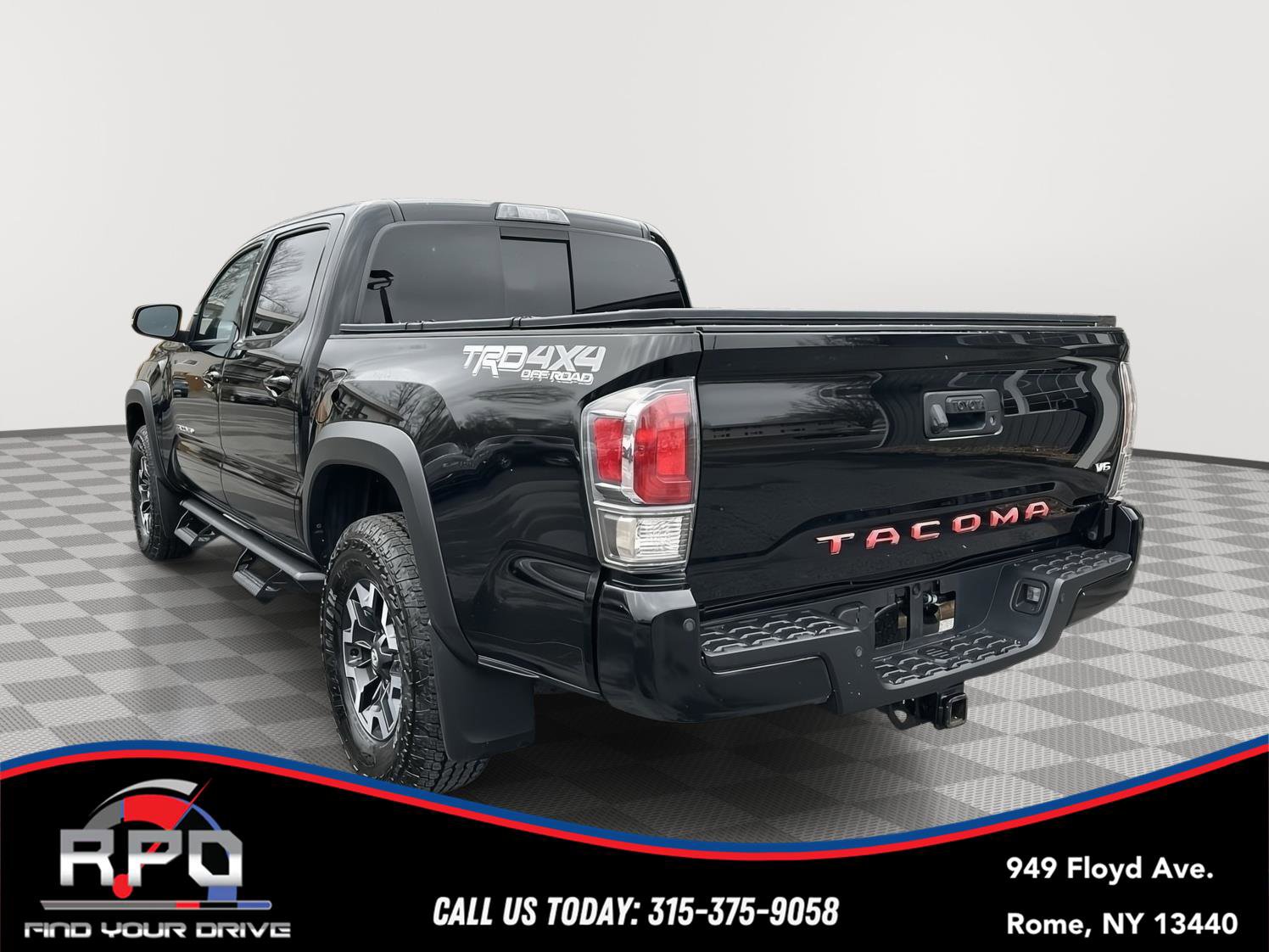 Used 2021 Toyota Tacoma TRD Off-Road w/ TRD Premium Off Road Package AWD/4WD image 3