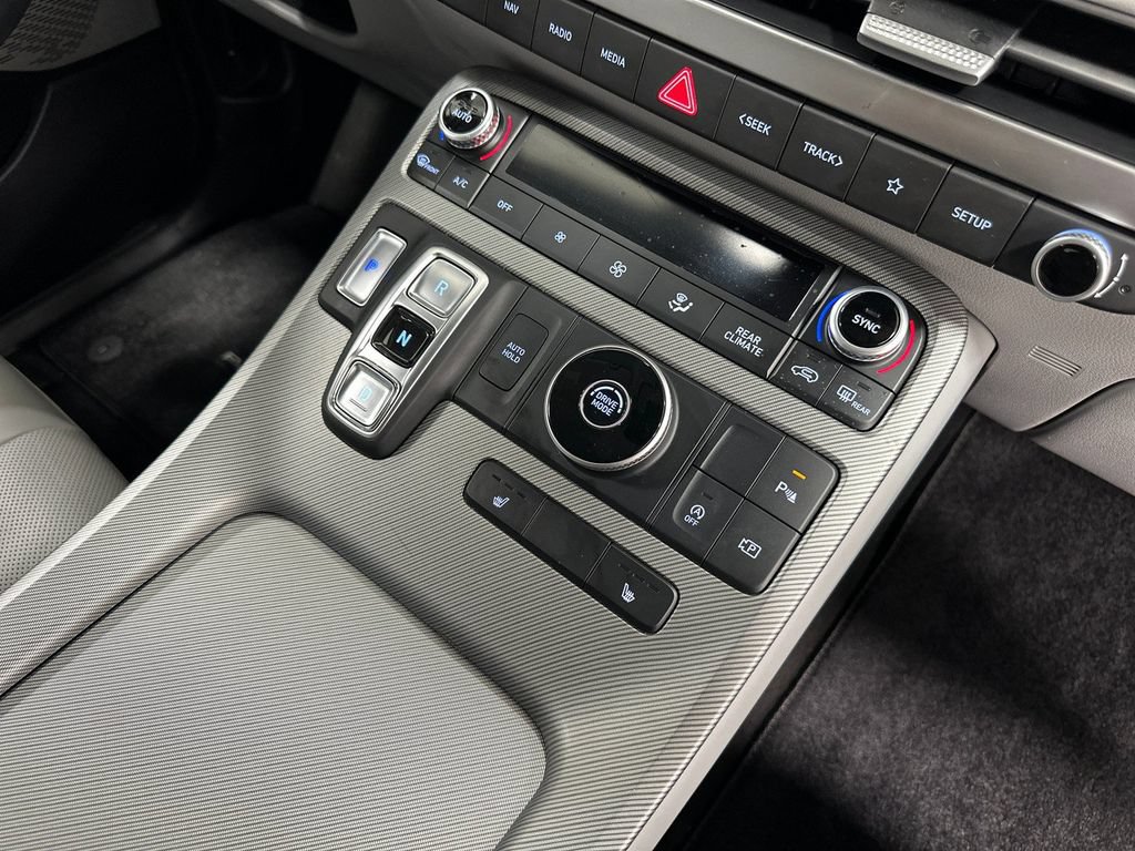Certified 2024 Hyundai Palisade SEL FWD image 22