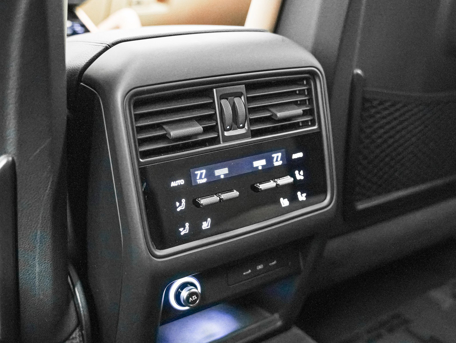 Used 2025 Porsche Cayenne Coupe image 26