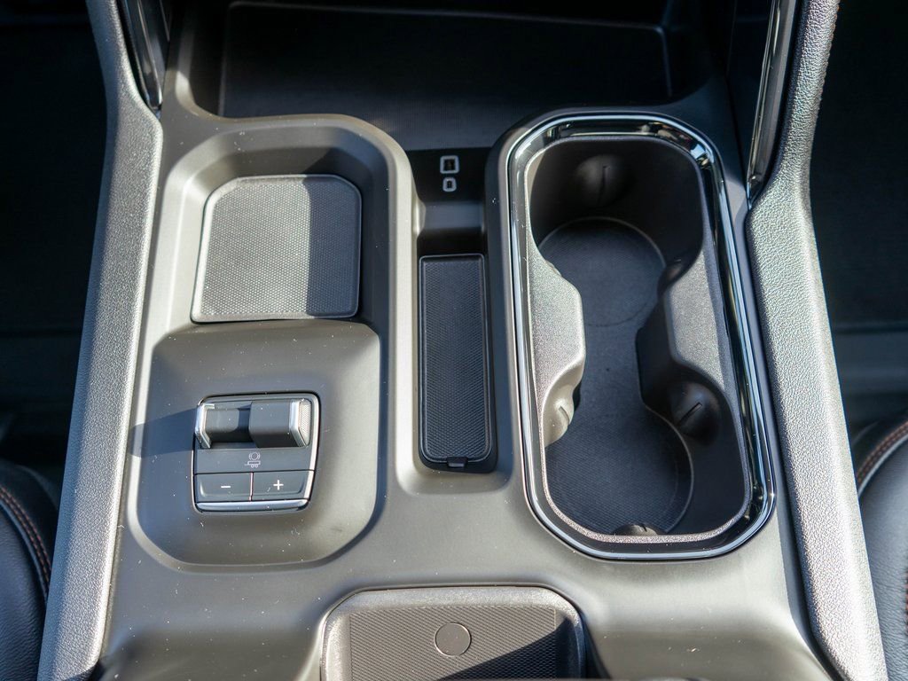 Used 2025 GMC Sierra 3500 AT4 w/ Technology Package image 29