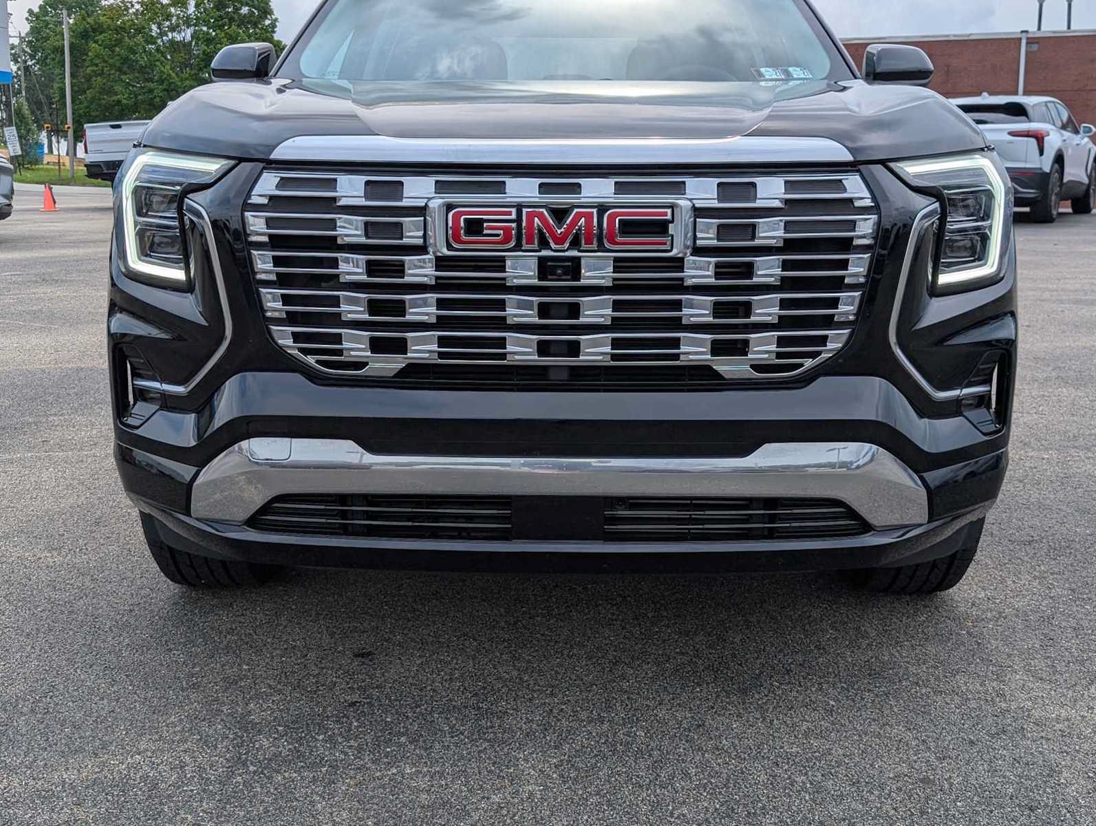 Used 2026 GMC Terrain Denali w/ LPO, Floor Liner Package AWD/4WD image 2