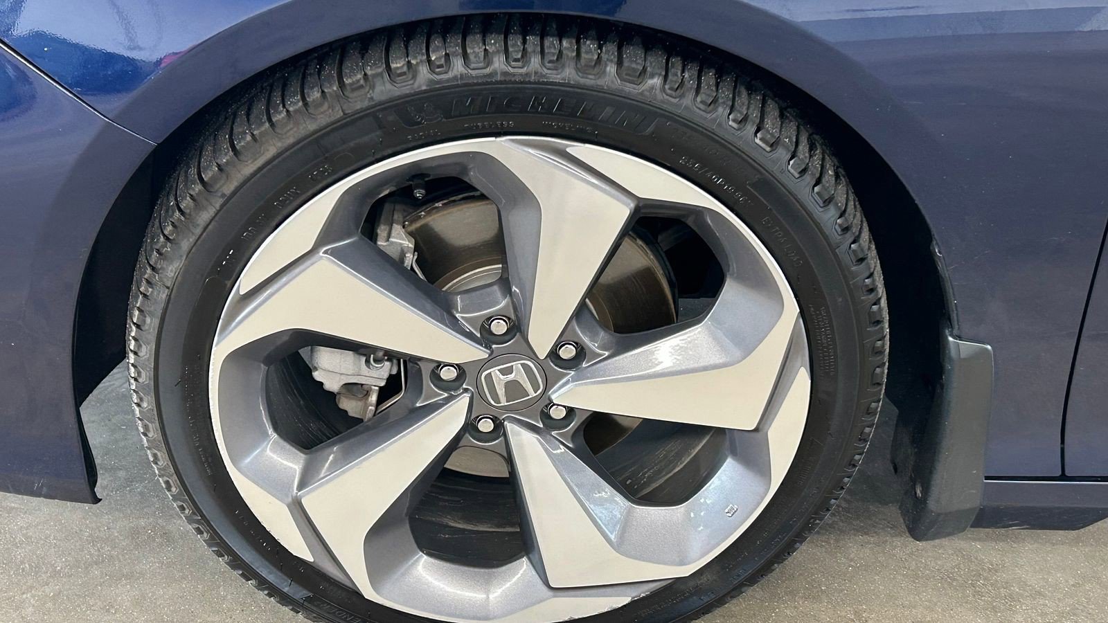 Used 2020 Honda Accord Touring image 9