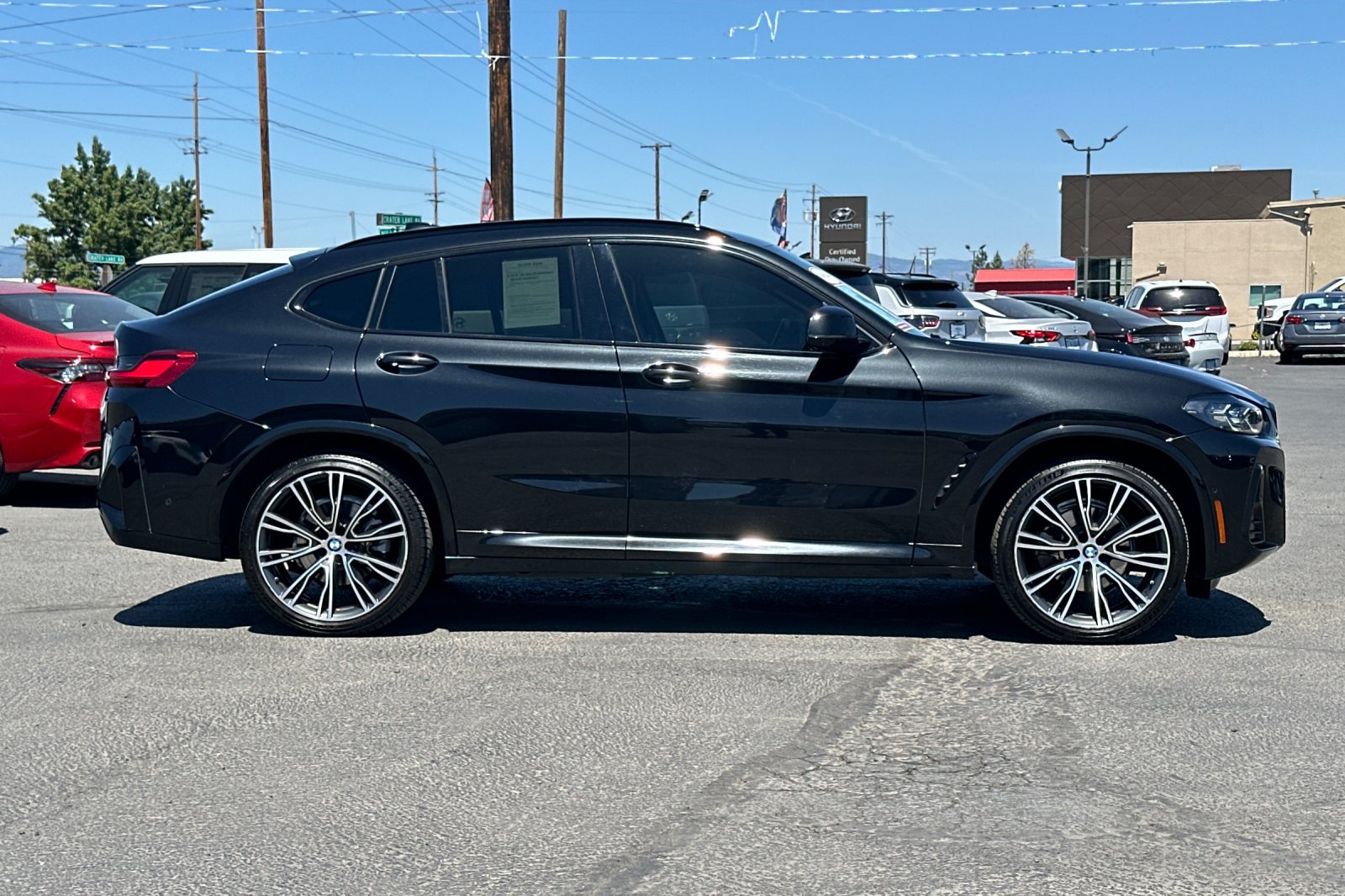 Used 2023 BMW X4 xDrive30i w/ M Sport Package AWD/4WD image 3