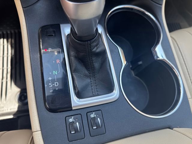 Used 2019 Toyota Highlander XLE AWD/4WD image 23