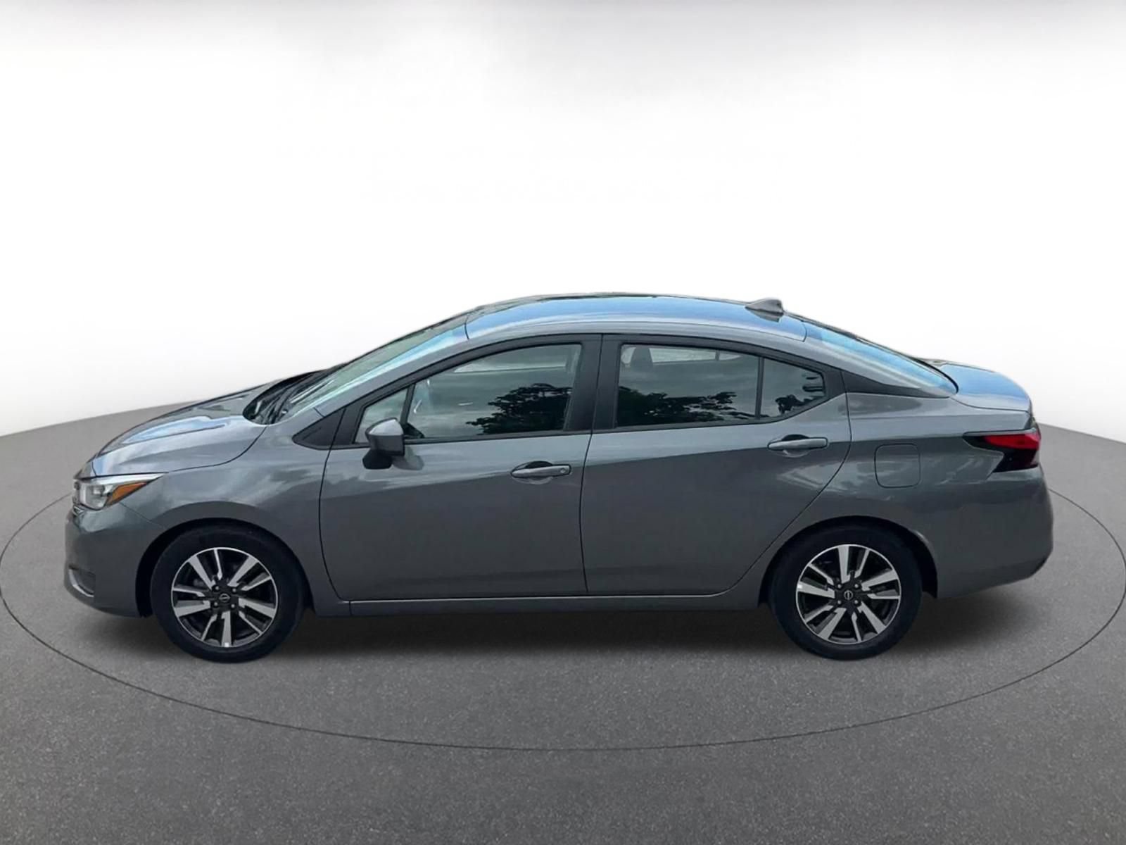 Used 2025 Nissan Versa SV FWD image 8