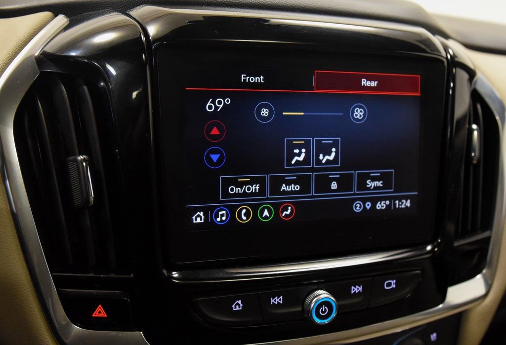 Used 2023 Chevrolet Traverse Premier image 24