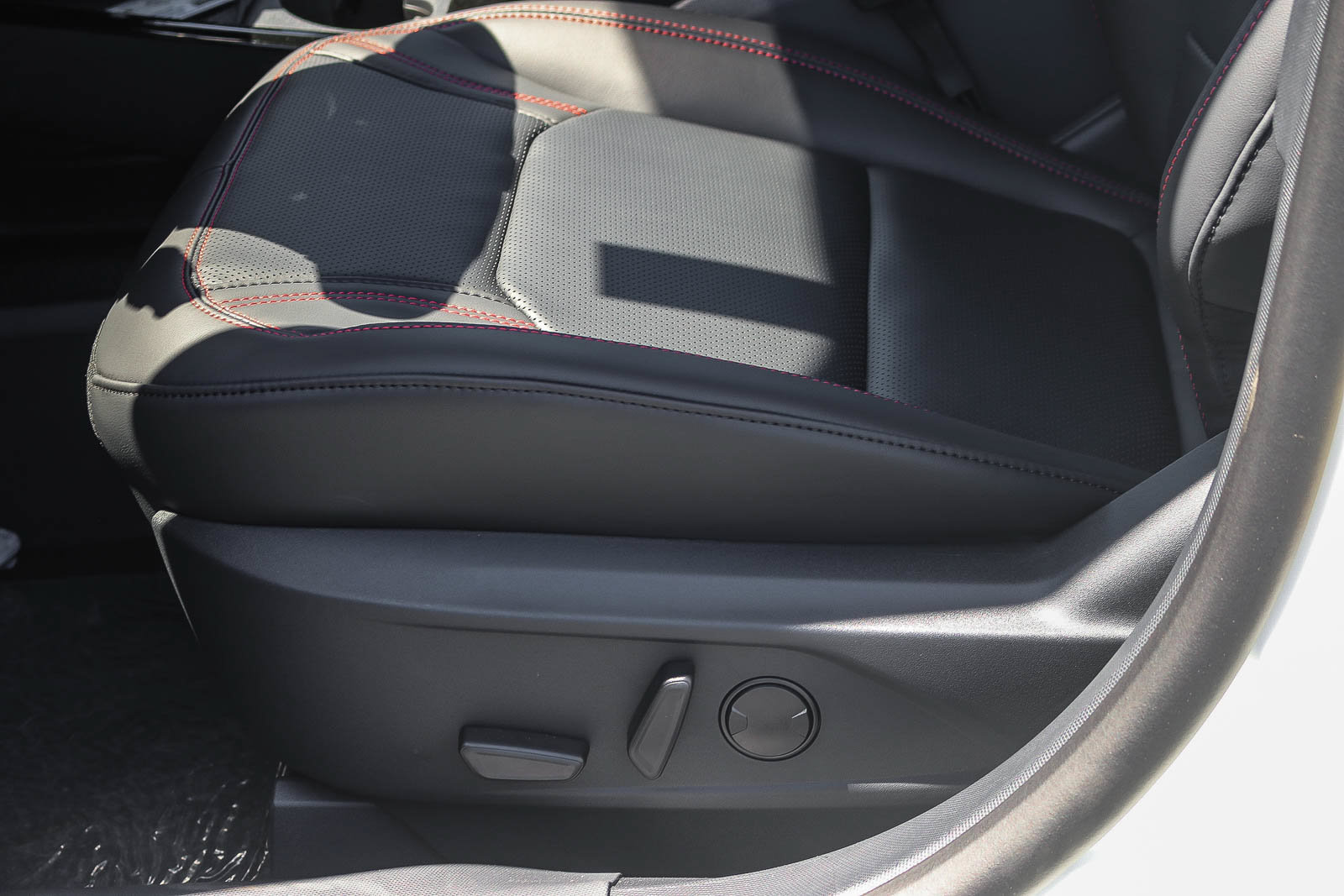 New 2026 Ford Mustang Mach-E Premium w/ Sport Appearance Package RWD image 26