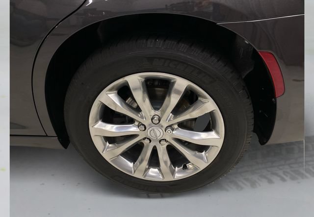 Used 2017 Chrysler 300 C AWD/4WD image 19