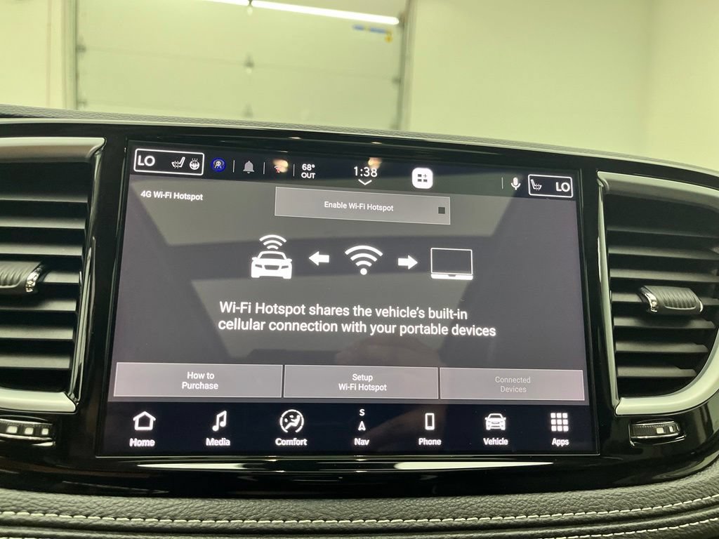 Used 2024 Chrysler Pacifica Limited FWD image 28