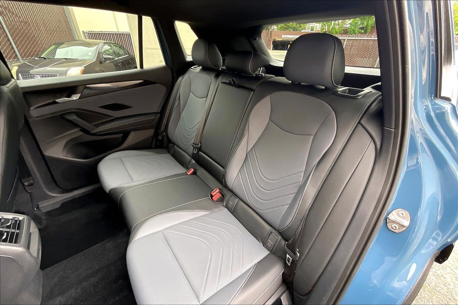 Certified 2025 Volkswagen Tiguan SE R-Line AWD/4WD image 25