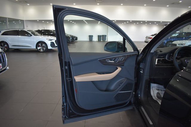Used 2026 Audi Q7 3.0T Premium Plus w/ Premium Plus Package AWD/4WD image 9