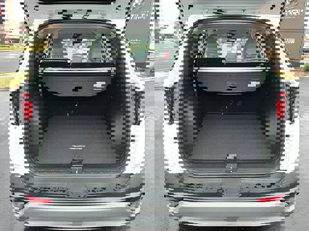 Used 2025 Hyundai Tucson SE image 25