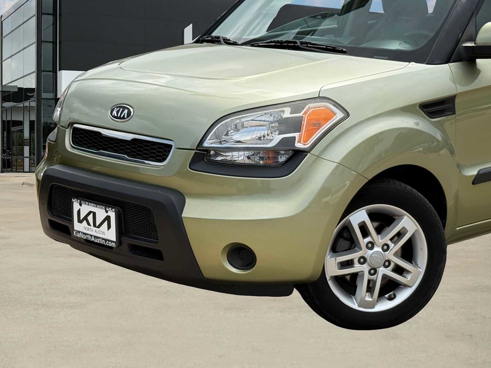 Used 2010 Kia Soul + FWD image 2