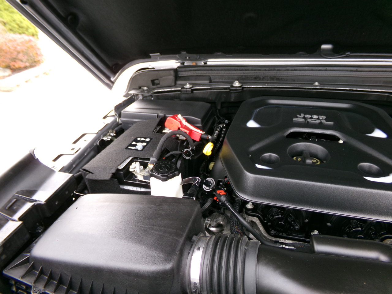 Used 2020 Jeep Wrangler Unlimited Sahara image 28