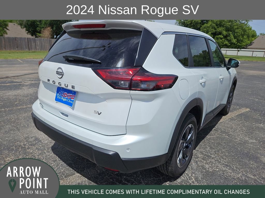 Used 2024 Nissan Rogue SV FWD image 11