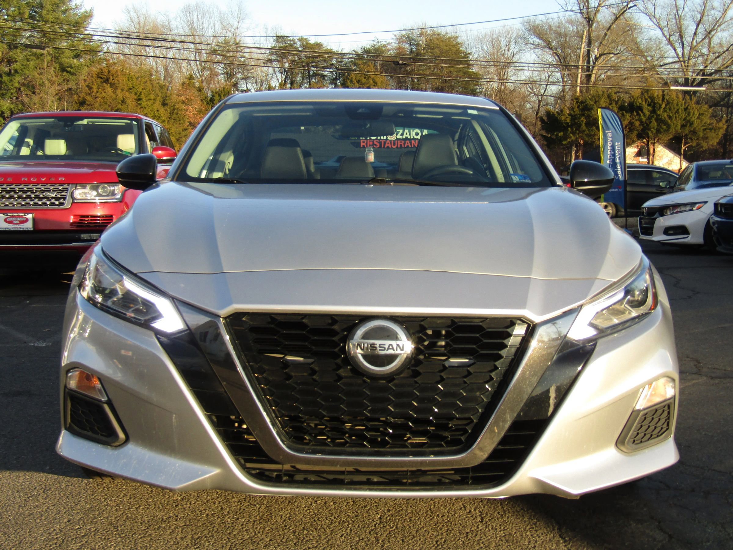 Used 2021 Nissan Altima 2.5 SR FWD image 2