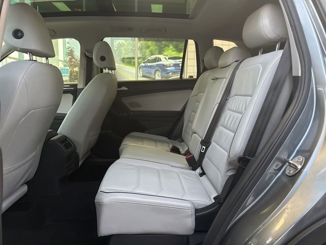 Used 2018 Volkswagen Tiguan SEL Premium image 16