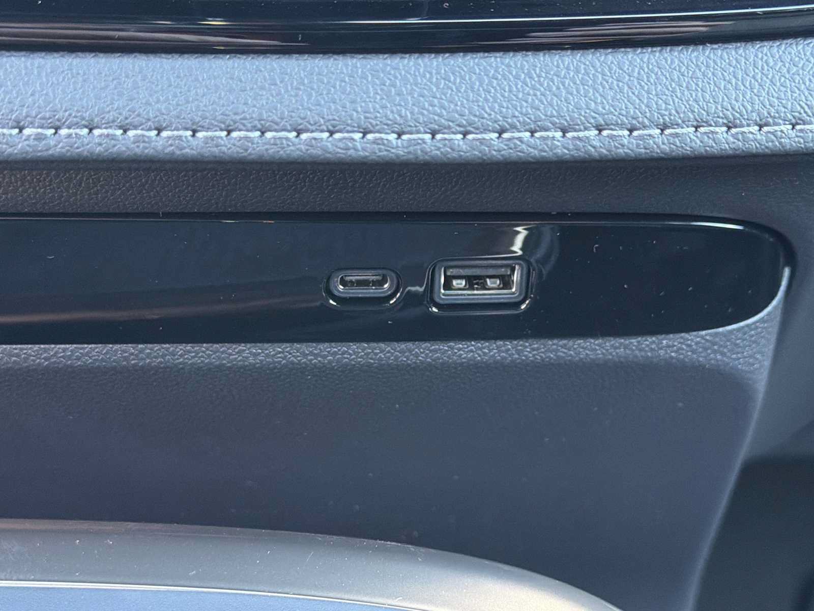 New 2026 Buick Enclave Avenir w/ Super Cruise Package FWD image 9