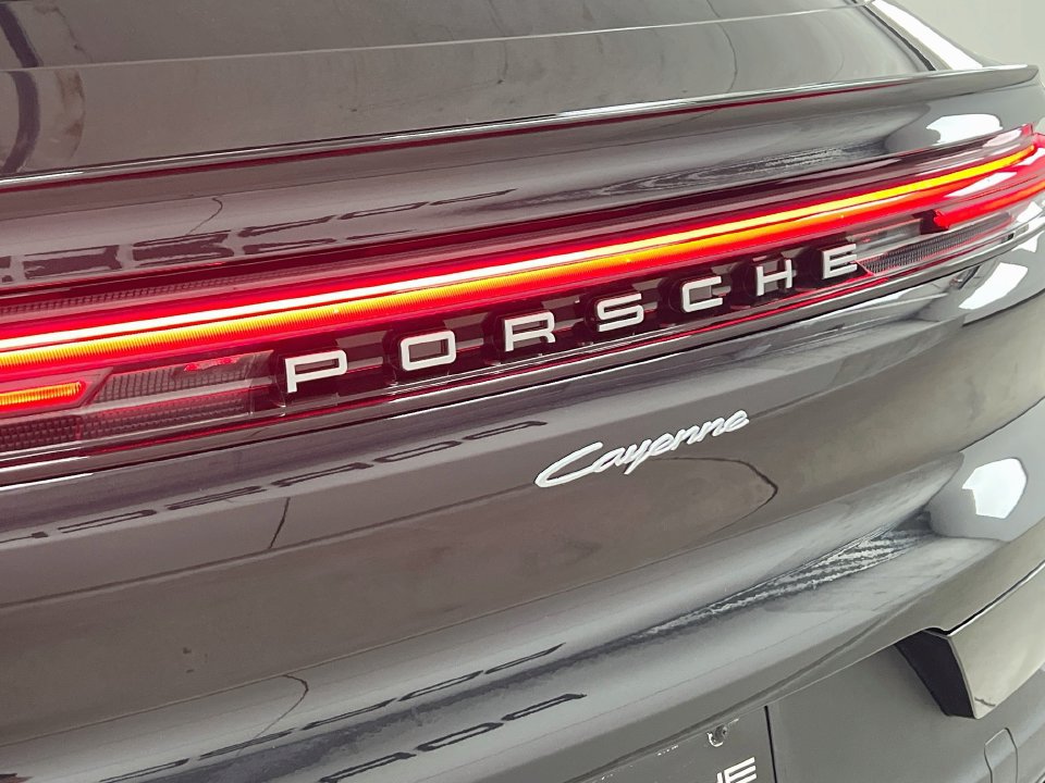 Certified 2026 Porsche Cayenne Coupe AWD/4WD image 34