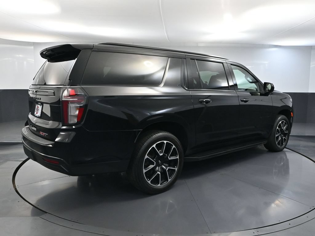 Used 2023 Chevrolet Suburban RST AWD/4WD image 6
