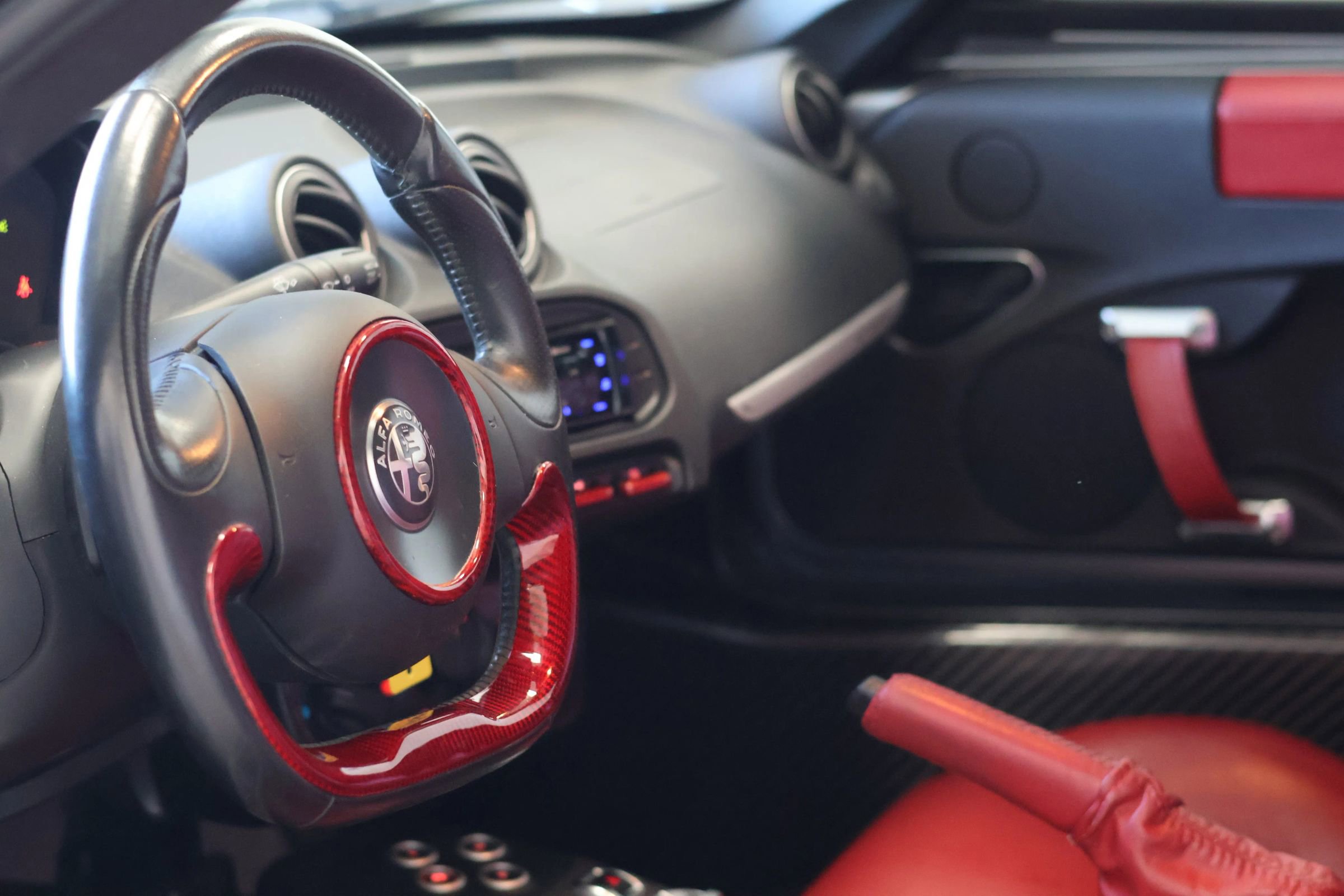 Used 2017 Alfa Romeo 4C Coupe image 14