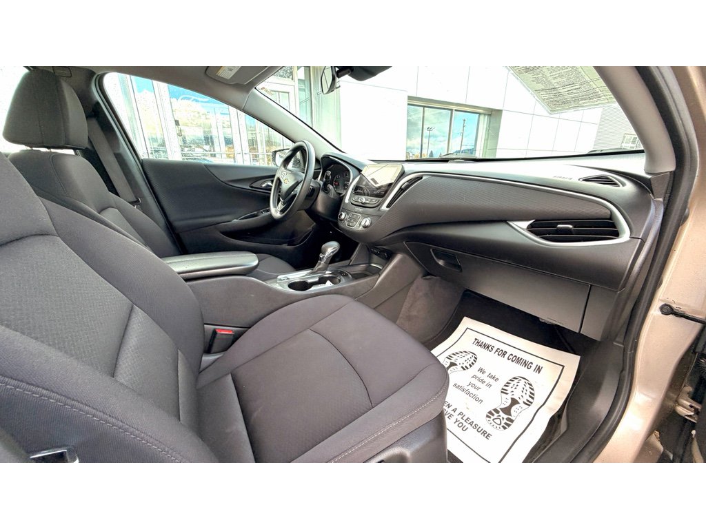 Used 2024 Chevrolet Malibu LT FWD image 9