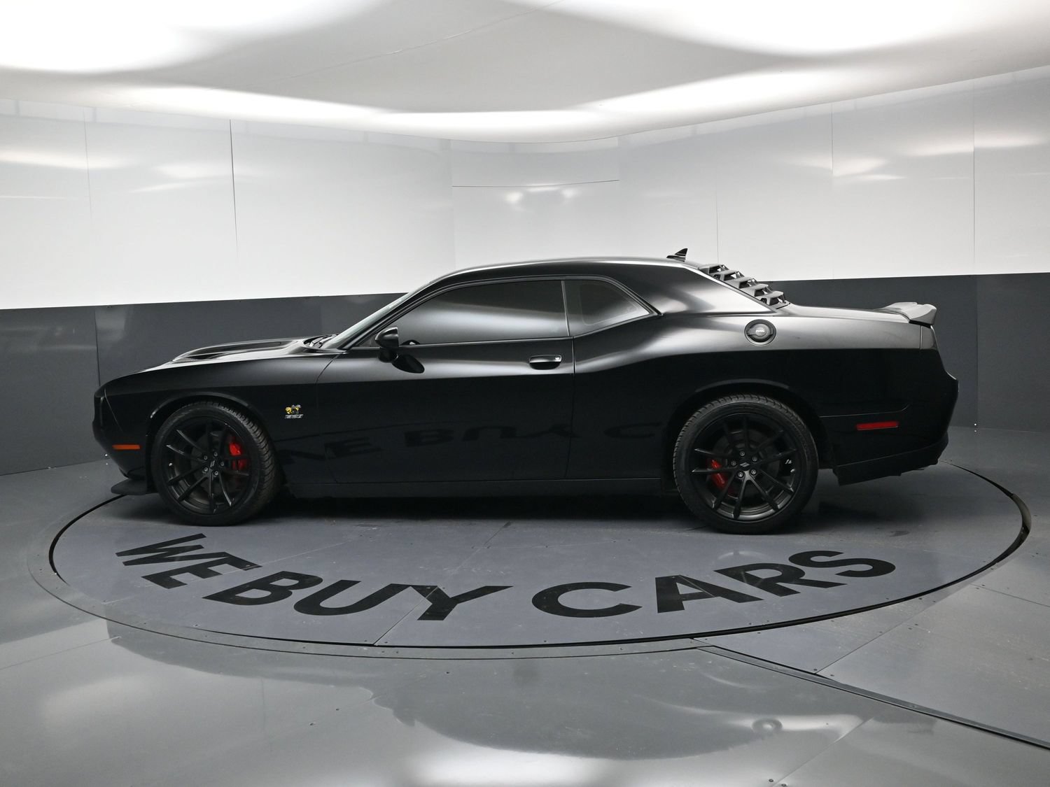 Used 2021 Dodge Challenger R/T Scat Pack RWD image 12